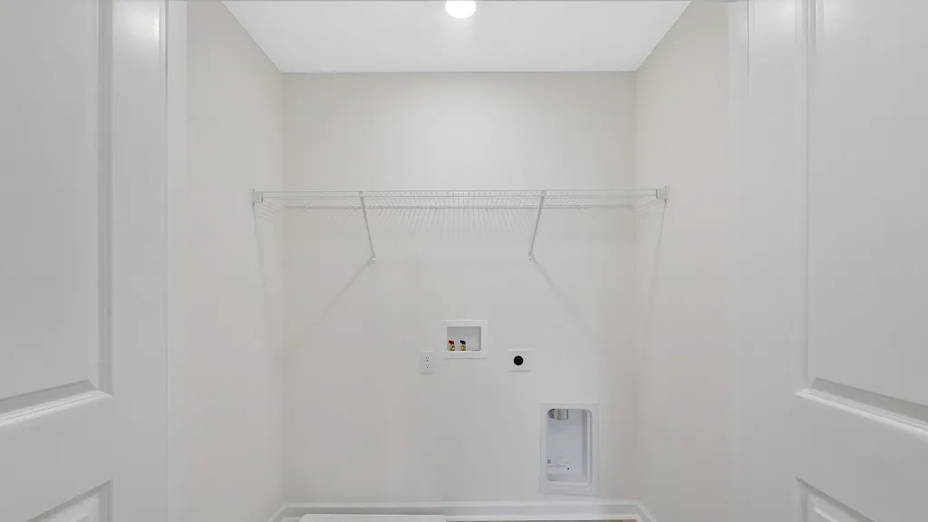 3 bed, 2.5 bath, 1381 sqft, $1,900 — Photo 4