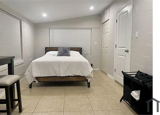 1313 W Patterson St — Photo 17