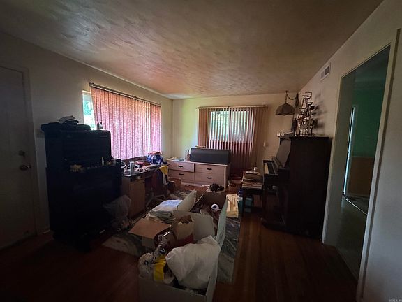 4th image of 3115 Garniece Dr
