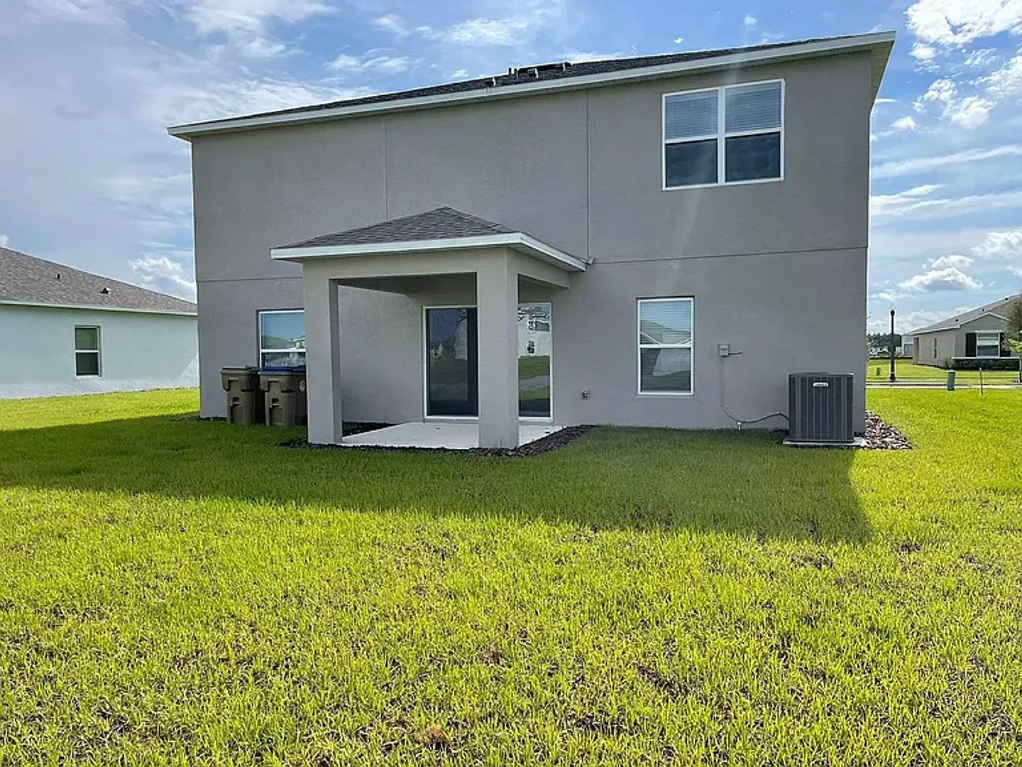 6 Bedroom single family water view home, new paint, new carpet. Located in Kissimmee! — Photo 3