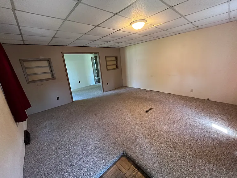 109 Logan Ave W #2 — Photo 5