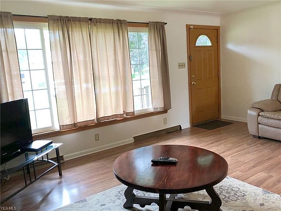 4th image of 822 Moyer Ave