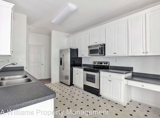 8536 Erika Hill Dr, Midlothian, VA 23112