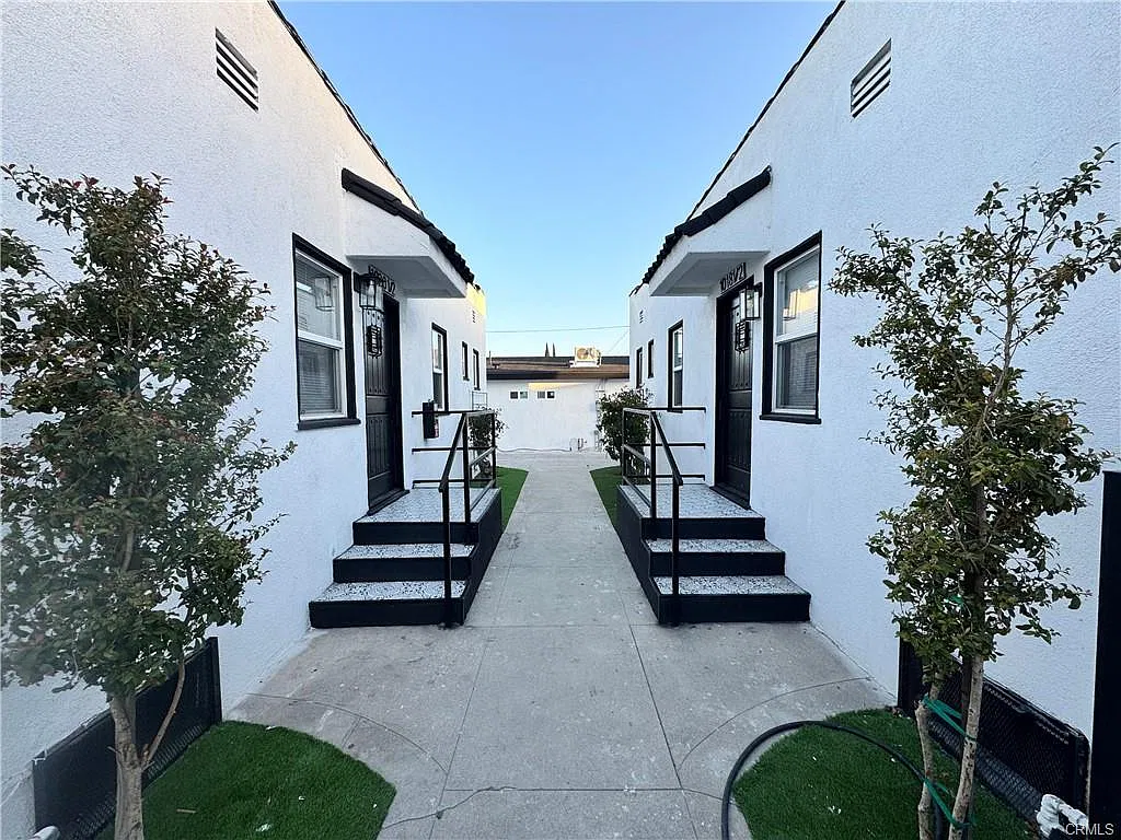 2 bed, 450 sqft, $2,500 — Photo 2