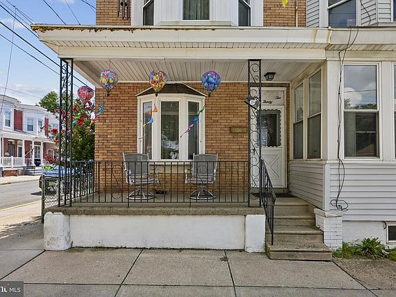 2nd image of 132 Joy St