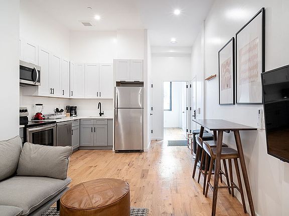 3rd image of 283 Evergreen Ave APT 3L