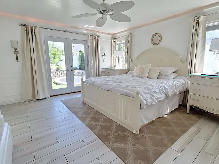 4522 W Carriage Ln — Photo 4