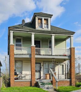 2415 Cody St, Hamtramck, MI, 48212