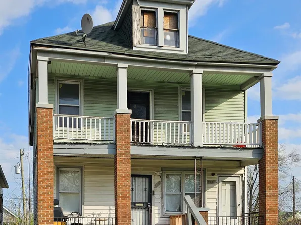 2415 Cody St, Hamtramck, MI 48212