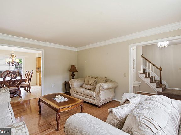 4th image of 10205 Balsamwood Dr