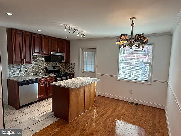 1907 Penhall Rd — Photo 34
