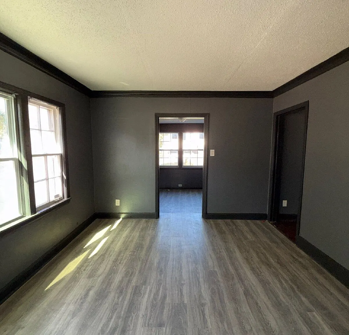 3 bed, 1.5 bath, 1030 sqft, $1,400 — Photo 1