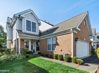 712 Citadel Dr, Westmont, IL 60559