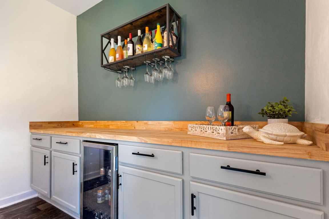 next background image