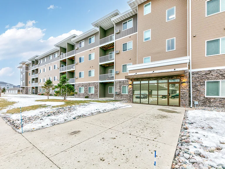 Pinecrest Apartment Homes — Photo 33