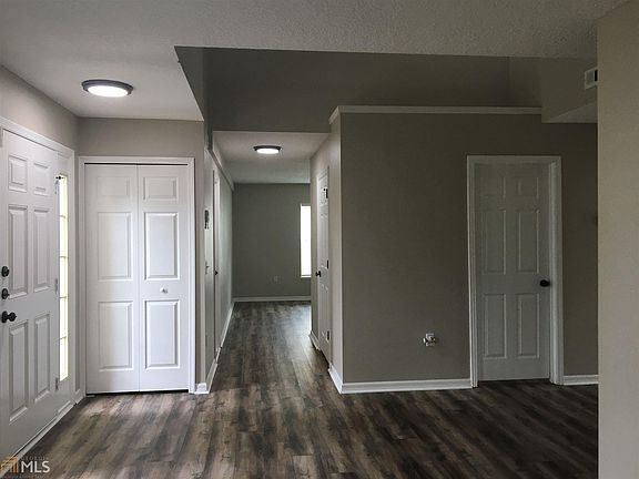 5th image of 418 Brooklet Cir