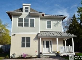 35R Lexington Ave, Somerville, MA 02144