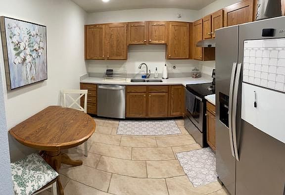 3rd image of 332 S Linn St APT 407