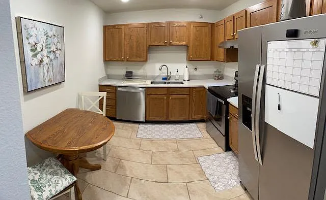 332 S Linn St #407 — Photo 3