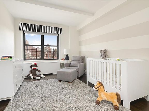 5th image of 225 E 79th St #15DE