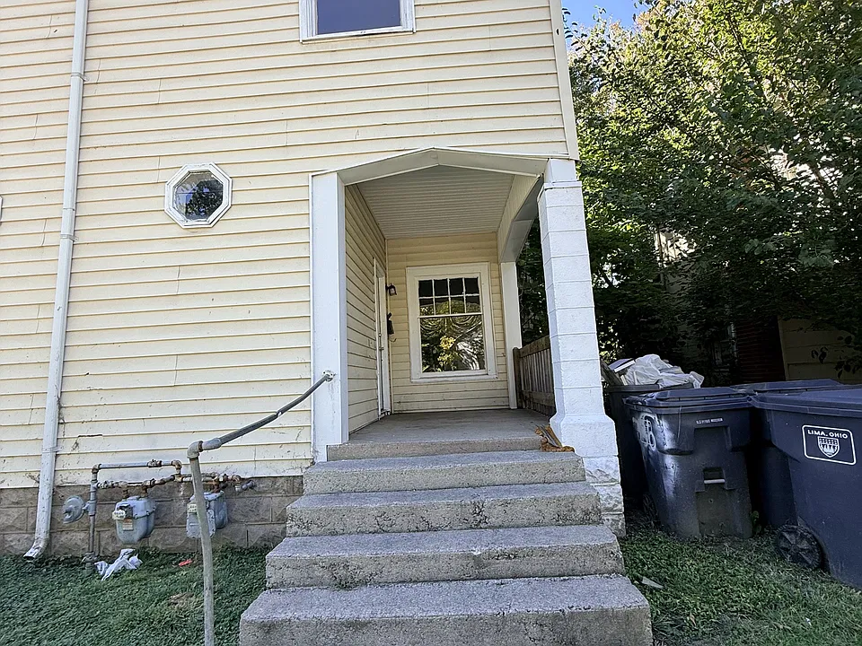 736 Greenlawn Ave