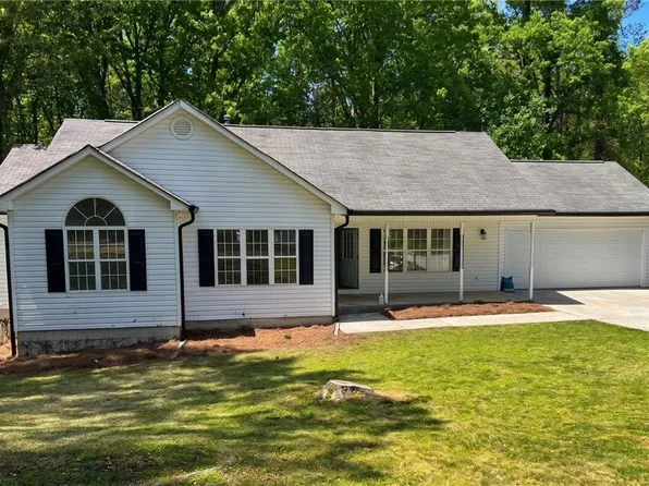 5027 Fitts Dr NE, Roswell, GA 30075