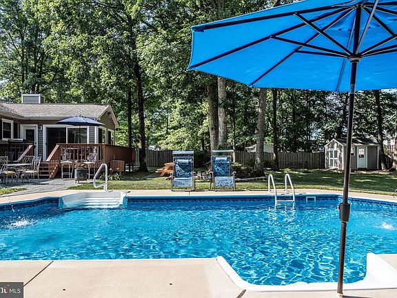 4th image of 10804 Woodland Dr