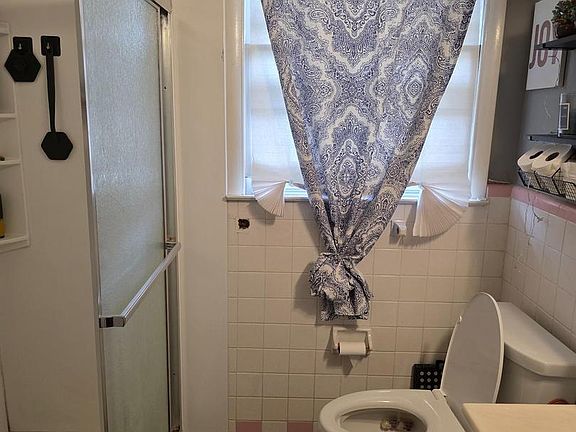 5th image of 711 W Madison Ave