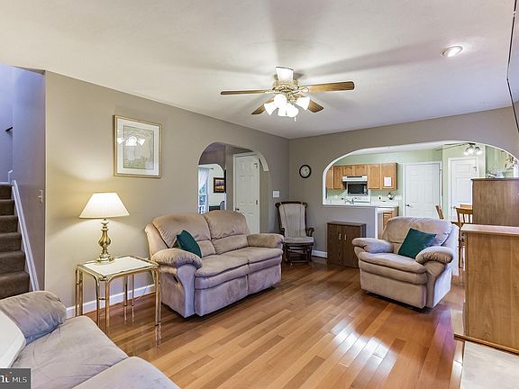 4th image of 1801 Peace Ct E