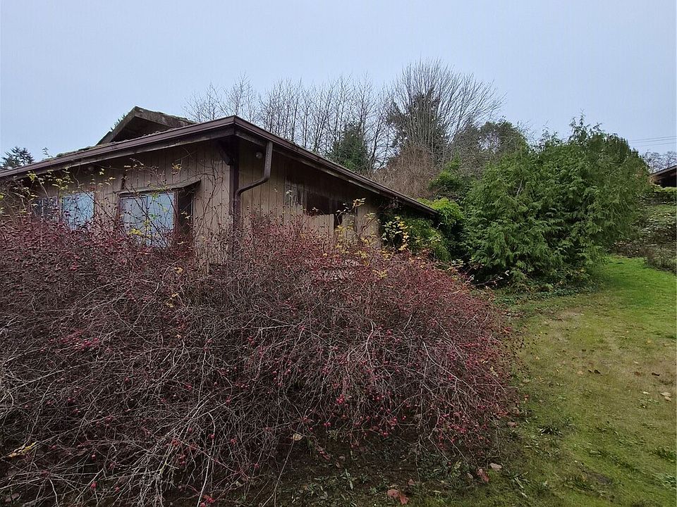 2nd image of 8415 SE Southworth Drive