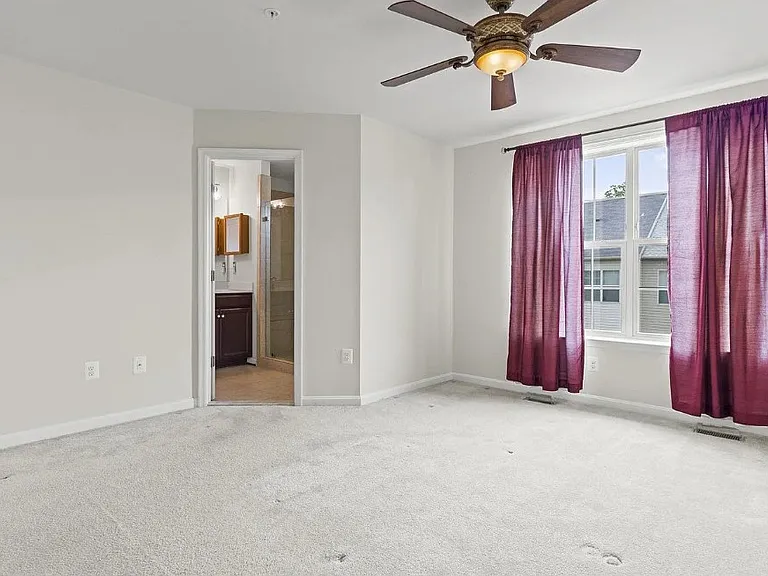 9808 Smithview Pl — Photo 13