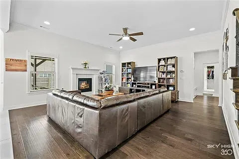 374 Tartaglia Ave — Photo 10