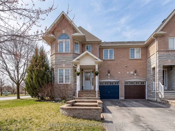 65 Red River Cres, Newmarket, ON L3X 2X2