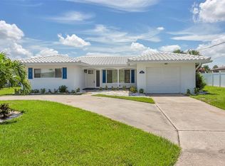 315 Buttonwood Ln, Largo, FL 33770