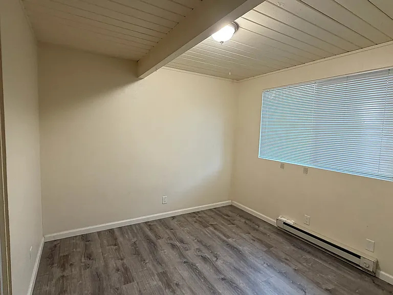 834 Miller Ave — Photo 20
