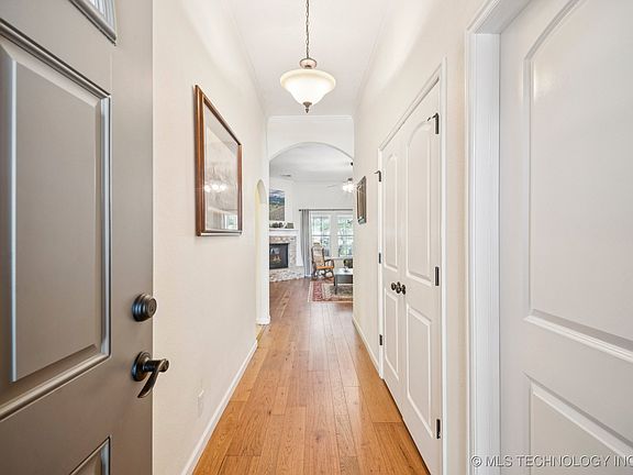 4th image of 4609 N Redbud Ave