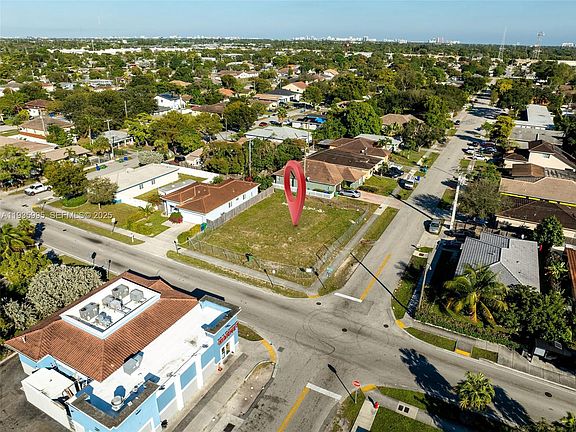 4th image of 1402 NW 27th Ave