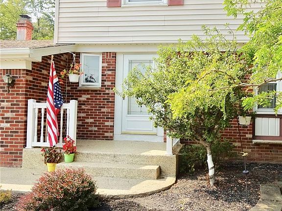 5th image of 632 Cindy Ln