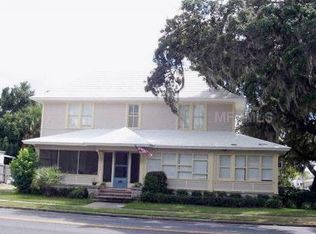 102 E Alfred St, Tavares, FL 32778