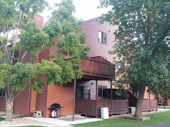 3090 Manchester St, Bismarck, ND 58504