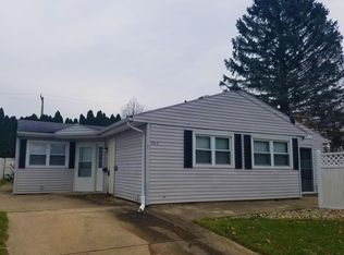 302 Pioneer Ave, Sturgis, MI 49091