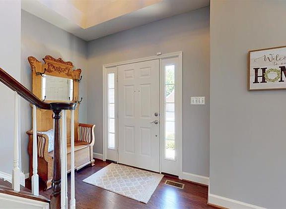 2nd image of 46820 Trailwood Pl