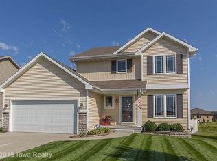 1379 93rd St, West Des Moines, IA 50266