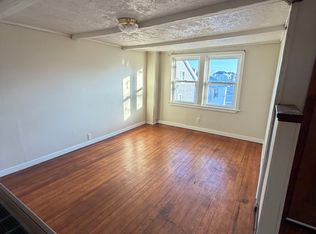 187 Rockland St #3E, Fall River, MA 02724