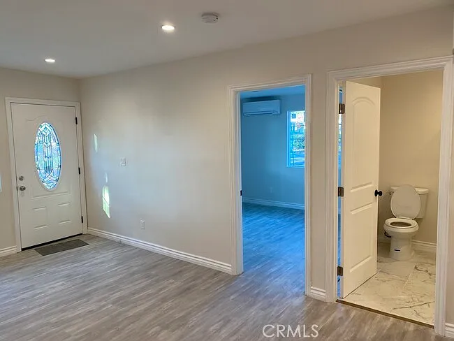 1 bed, 550 sqft, $2,300 — Photo 2