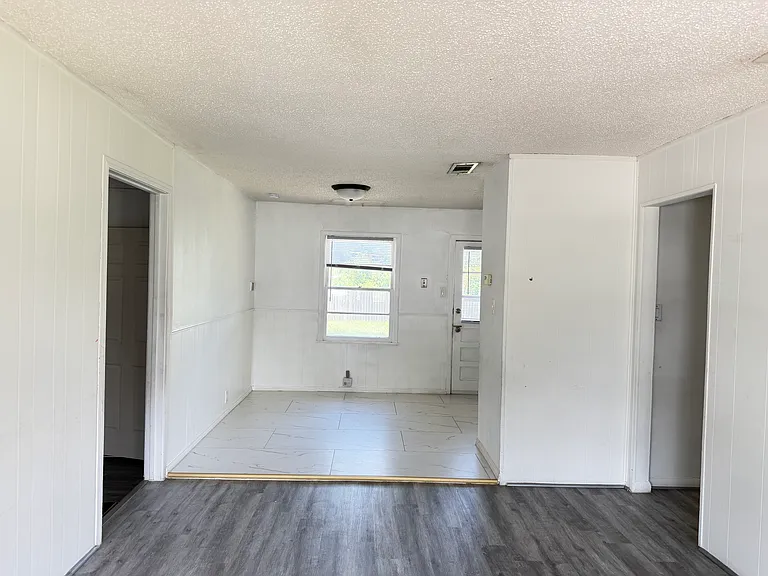 1109 E Inwood Dr — Photo 6