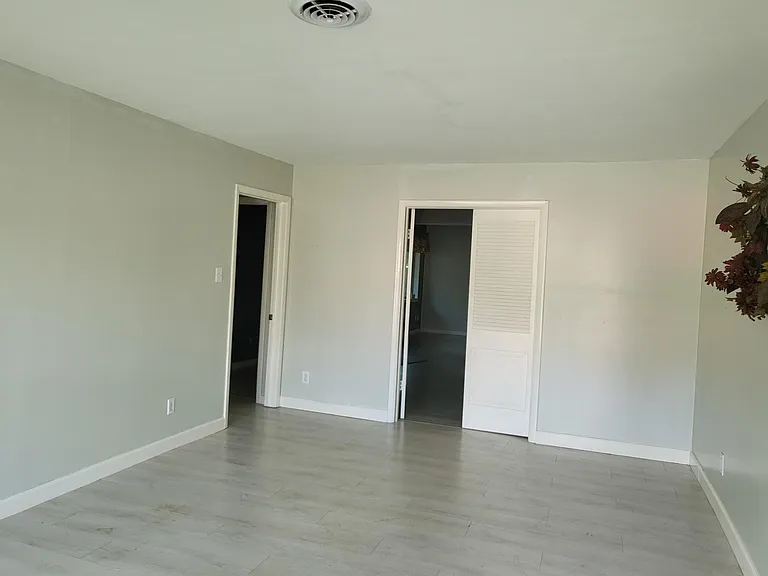 1701 P Ave — Photo 29