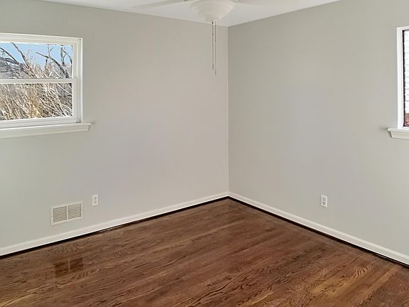 5th image of 670 E Augusta Ave