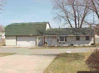 3251 W Lakeshore Dr, Monroe, MI 48162