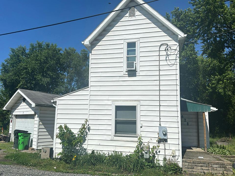 1st image of 428 Main St
